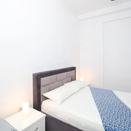 Aqua Blue 3* Vlore