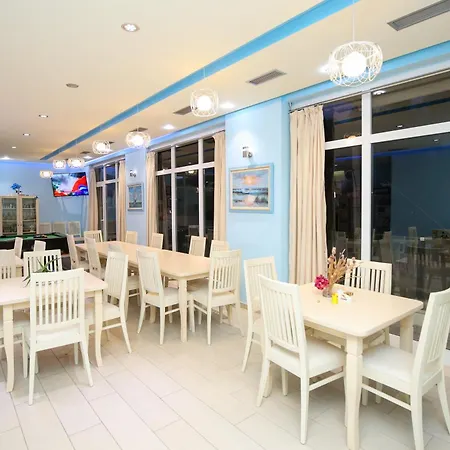 Hotel Aqua Blue 3*